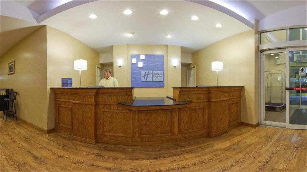 Holiday Inn Express Hotel & Suites Ames By Ihg מראה חיצוני תמונה
