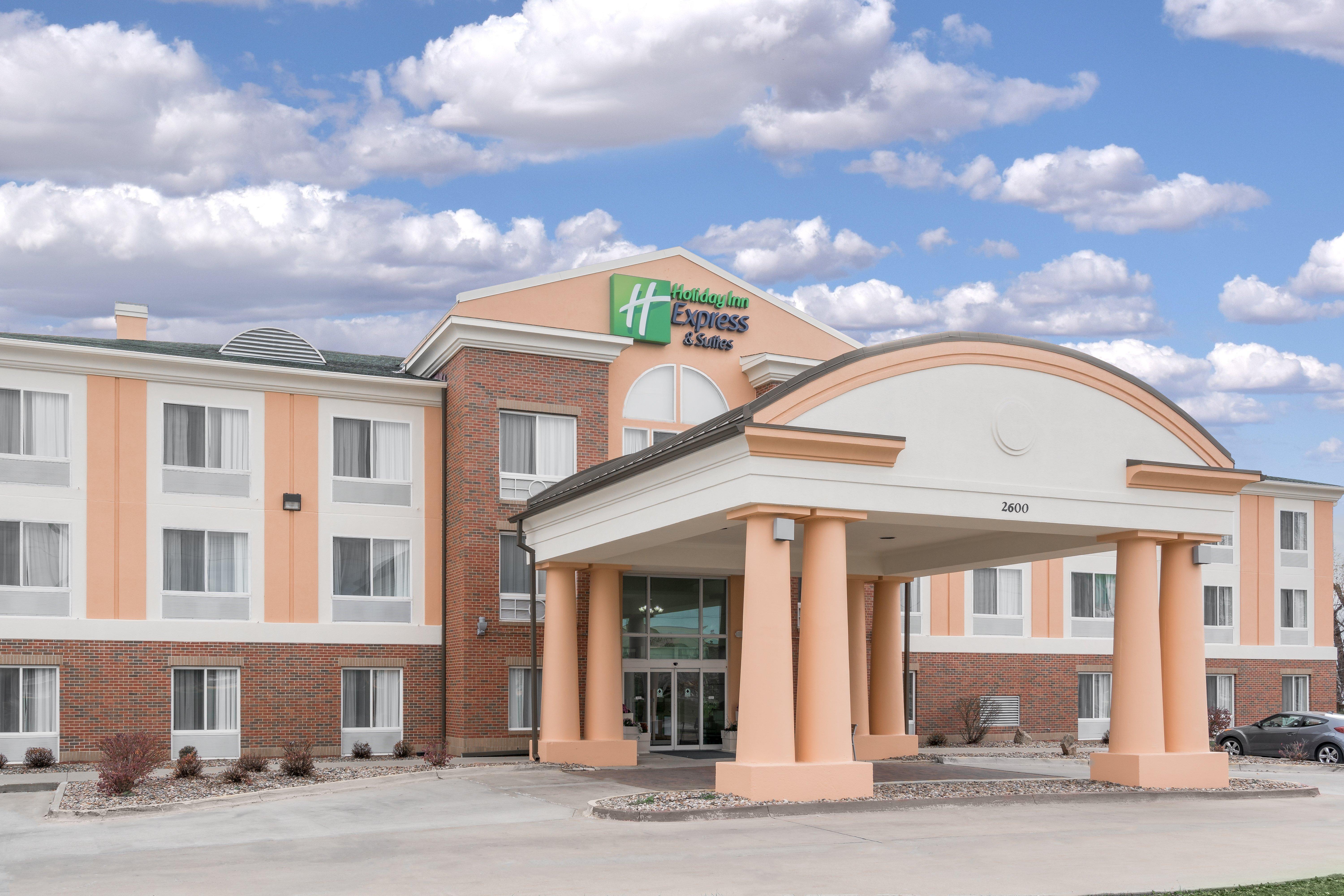 Holiday Inn Express Hotel & Suites Ames By Ihg מראה חיצוני תמונה