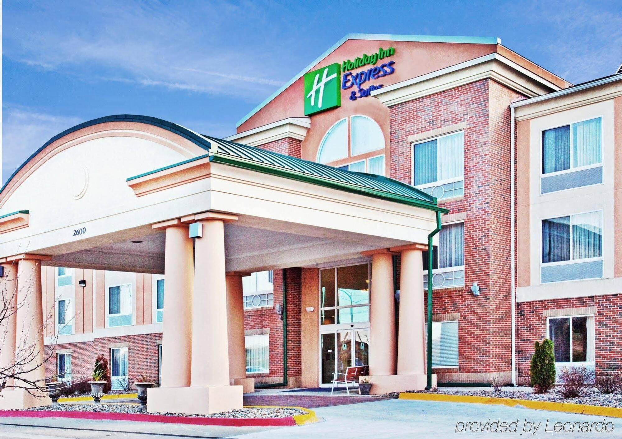 Holiday Inn Express Hotel & Suites Ames By Ihg מראה חיצוני תמונה