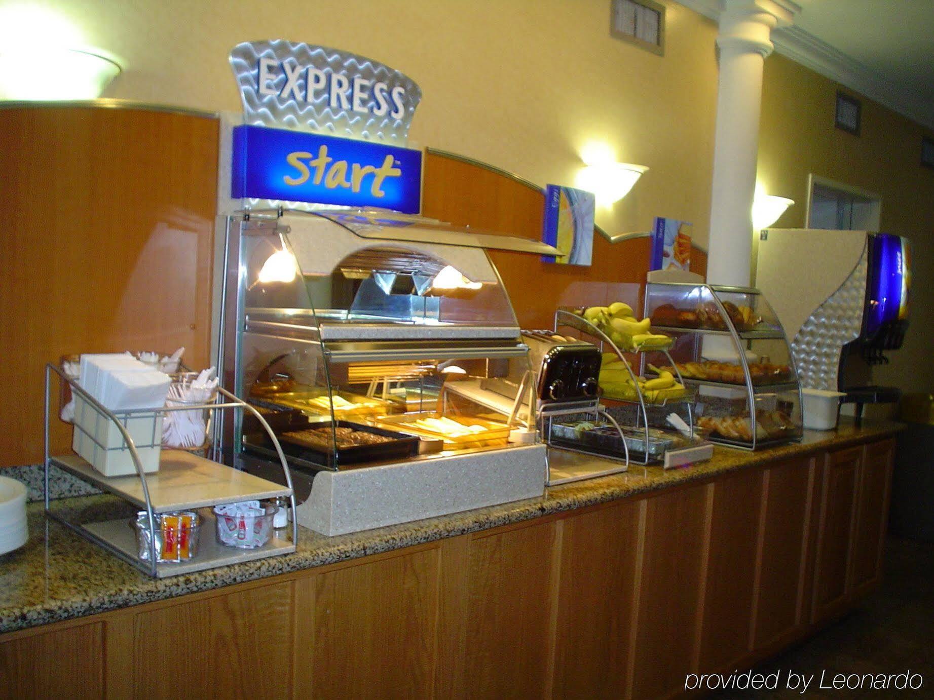 Holiday Inn Express Hotel & Suites Ames By Ihg מראה חיצוני תמונה