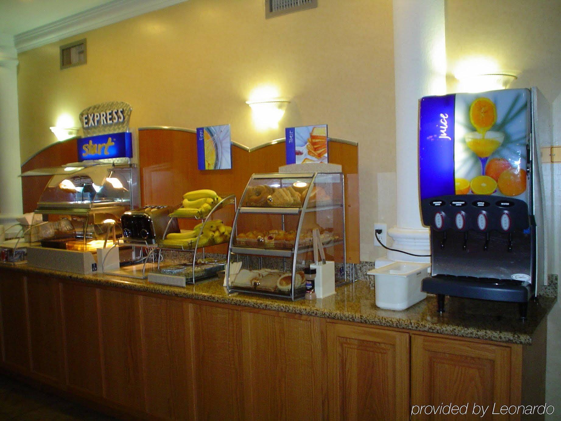Holiday Inn Express Hotel & Suites Ames By Ihg מראה חיצוני תמונה