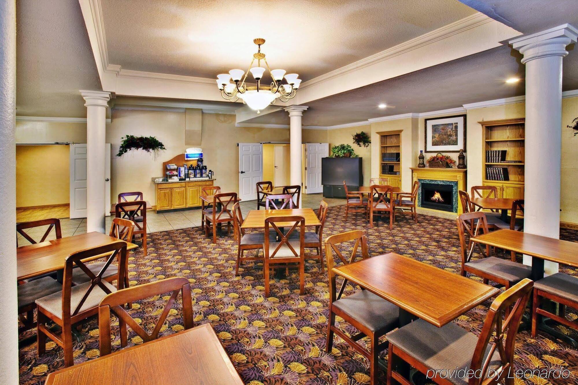 Holiday Inn Express Hotel & Suites Ames By Ihg מראה חיצוני תמונה